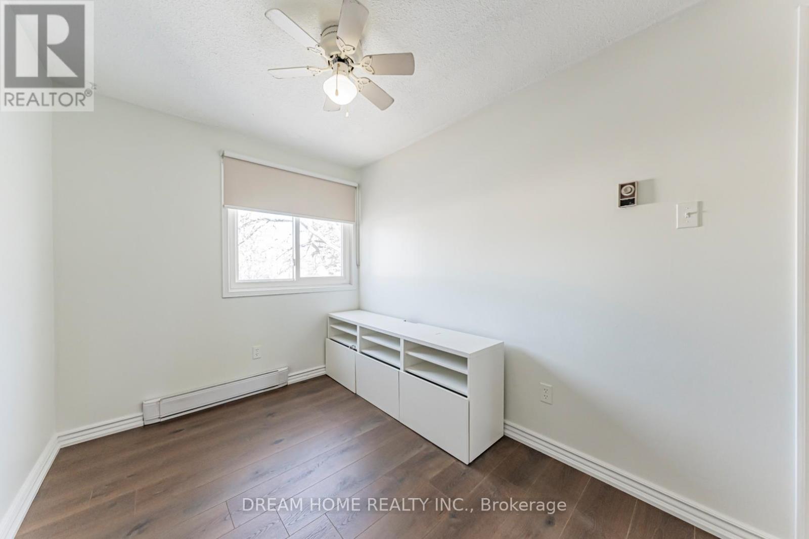 Upper Level - 22 Hazelglen Court, Brampton, Ontario  L6S 1N7 - Photo 30 - W12786272