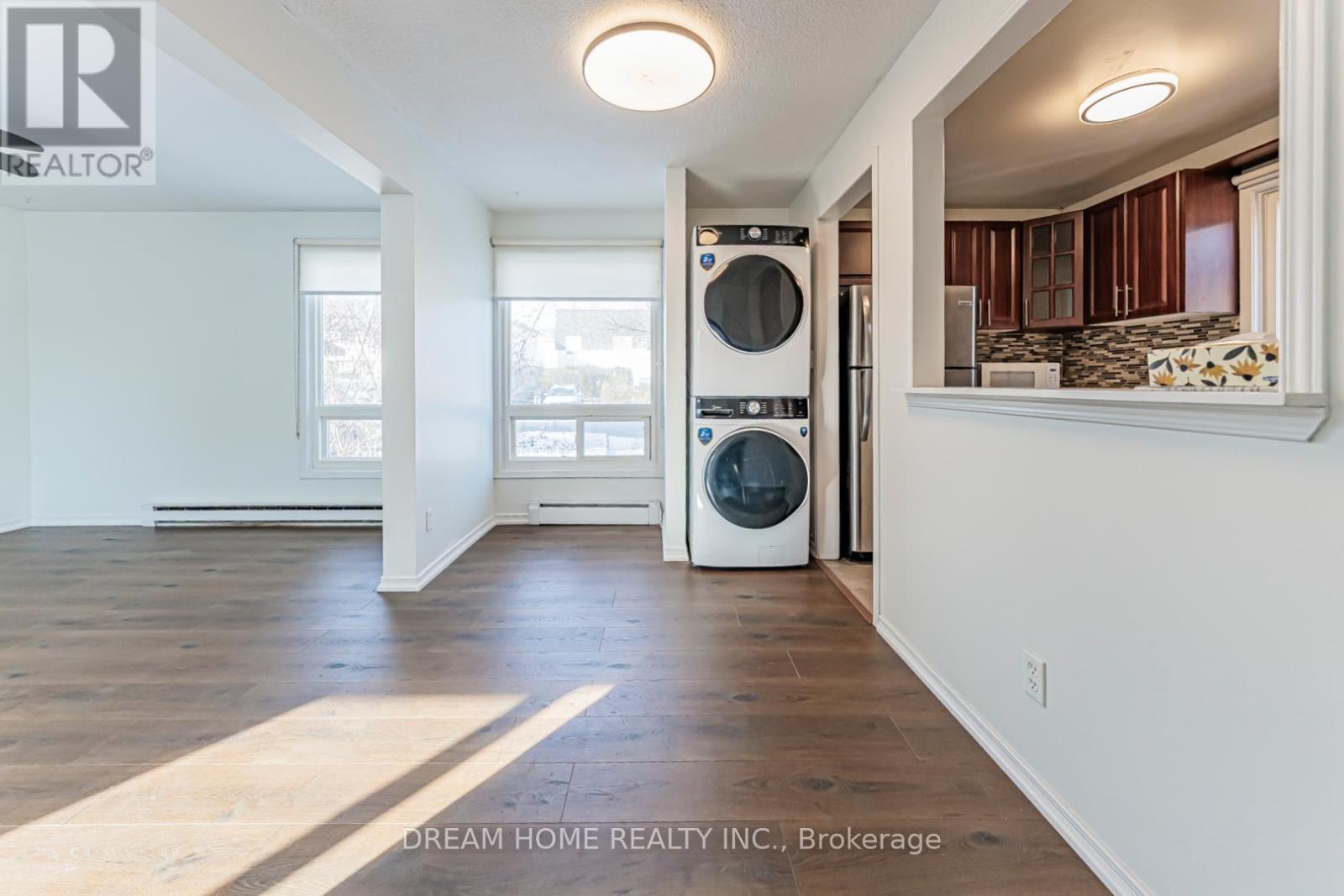 Upper Level - 22 Hazelglen Court, Brampton, Ontario  L6S 1N7 - Photo 7 - W12786272