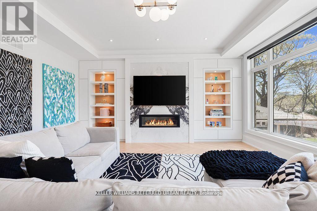 54 Cronin Drive, Toronto, Ontario  M9B 4V1 - Photo 11 - W12786280