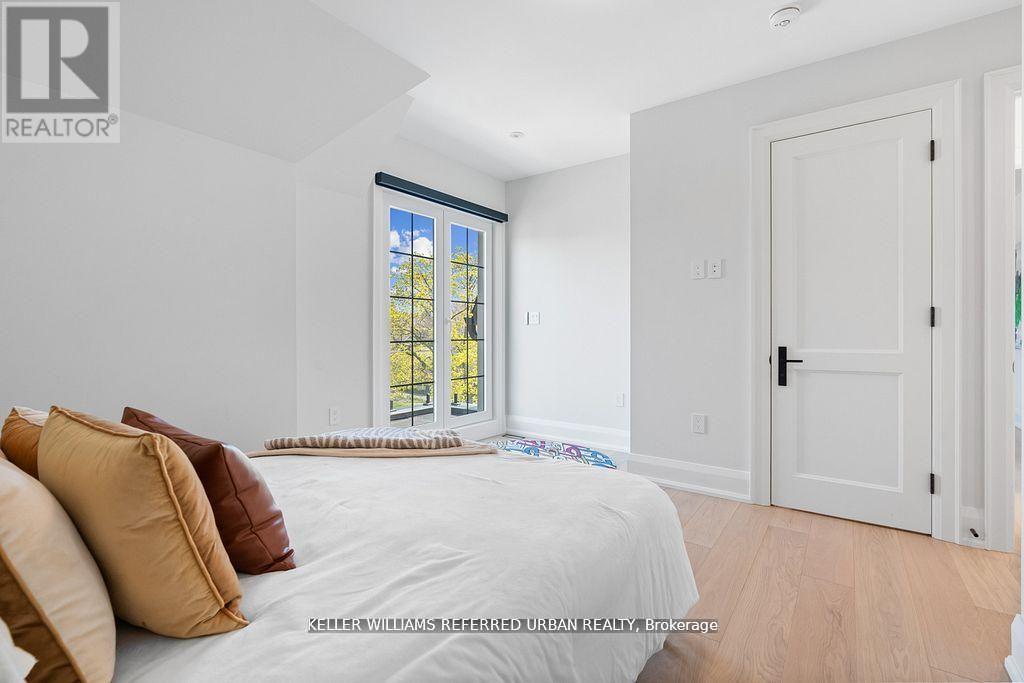 54 Cronin Drive, Toronto, Ontario  M9B 4V1 - Photo 29 - W12786280