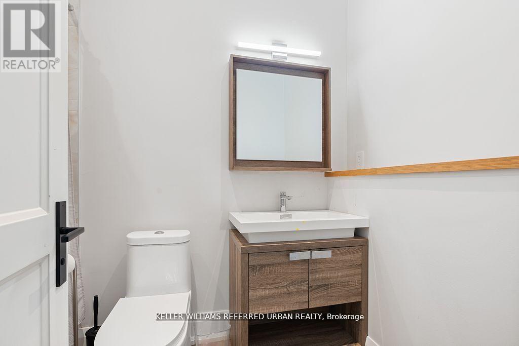 54 Cronin Drive, Toronto, Ontario  M9B 4V1 - Photo 34 - W12786280