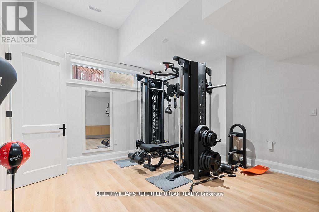 54 Cronin Drive, Toronto, Ontario  M9B 4V1 - Photo 35 - W12786280