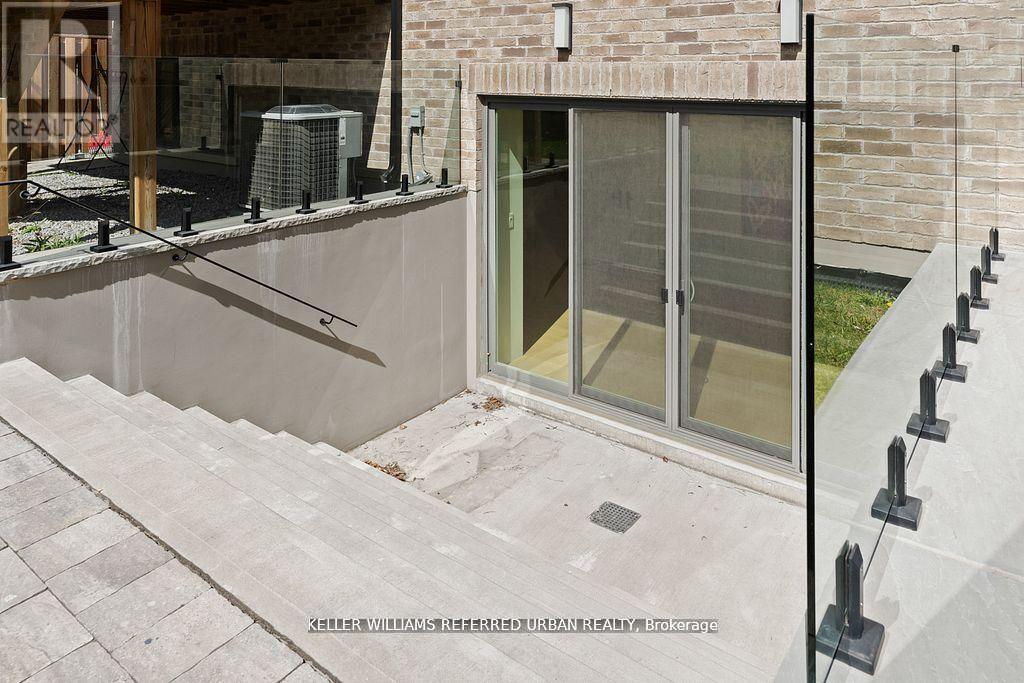 54 Cronin Drive, Toronto, Ontario  M9B 4V1 - Photo 38 - W12786280