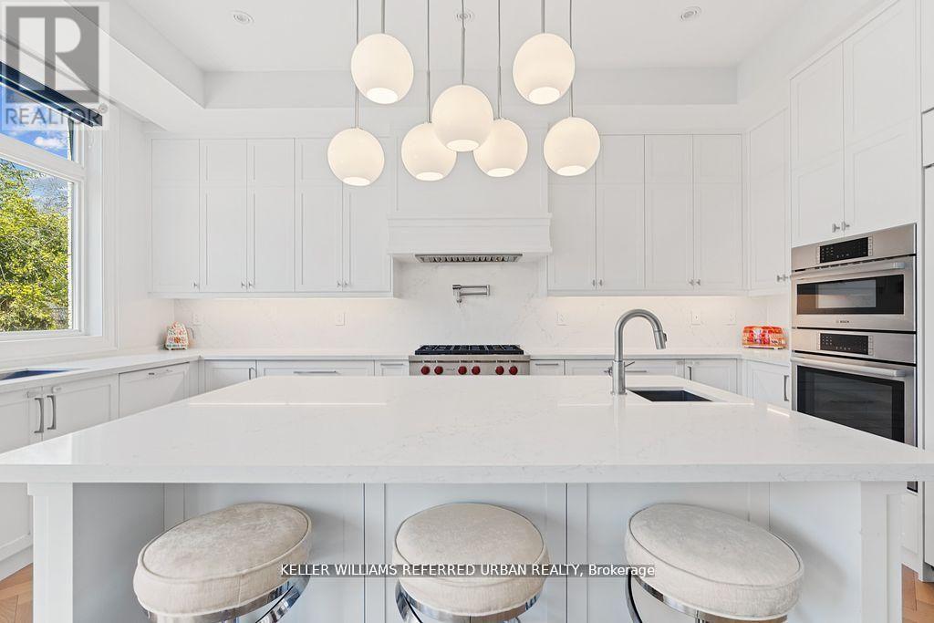 54 Cronin Drive, Toronto, Ontario  M9B 4V1 - Photo 7 - W12786280