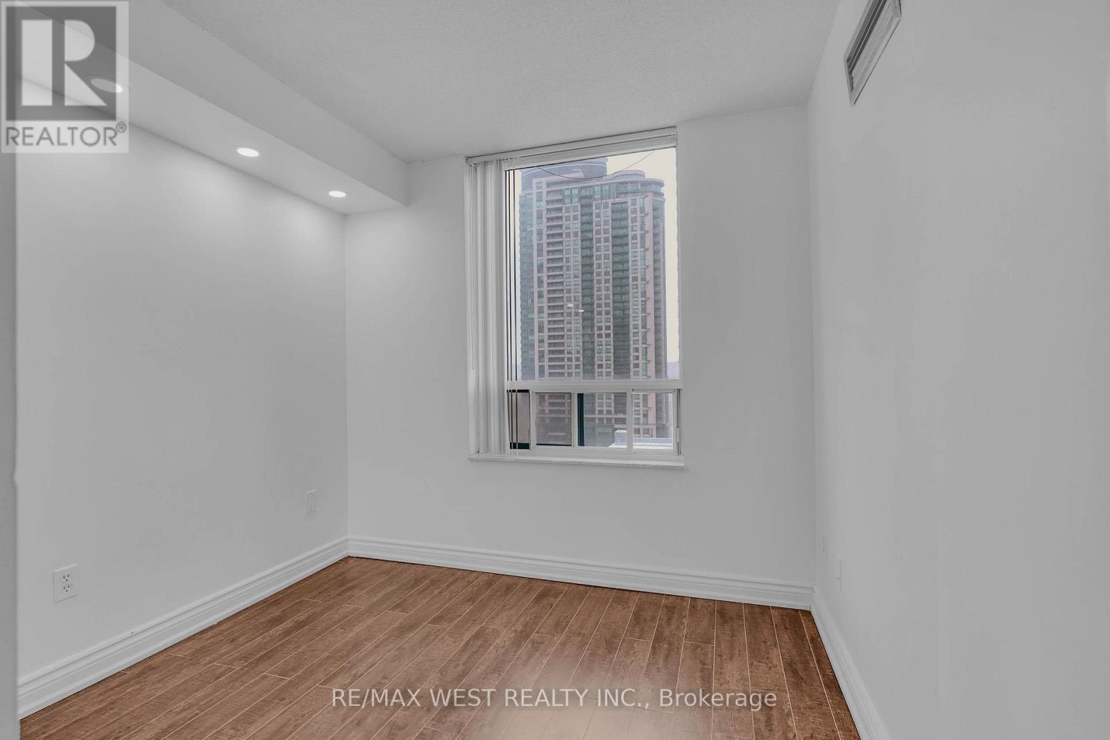 1102 - 285 Enfield Place, Mississauga, Ontario  L5M 6E9 - Photo 25 - W12786282