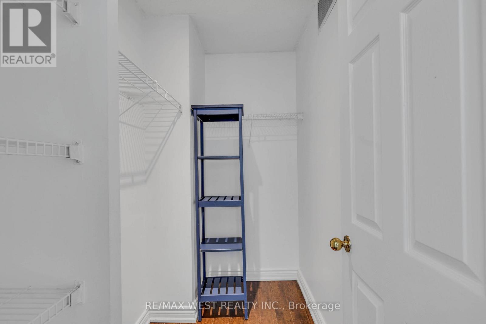 1102 - 285 Enfield Place, Mississauga, Ontario  L5M 6E9 - Photo 26 - W12786282