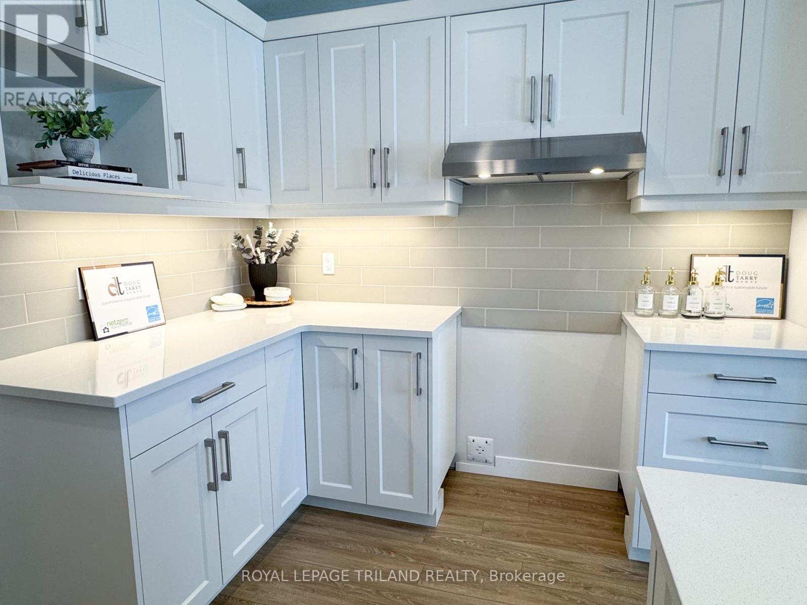 112 Styles Drive, St. Thomas, Ontario  N5R 0N8 - Photo 13 - X12596820