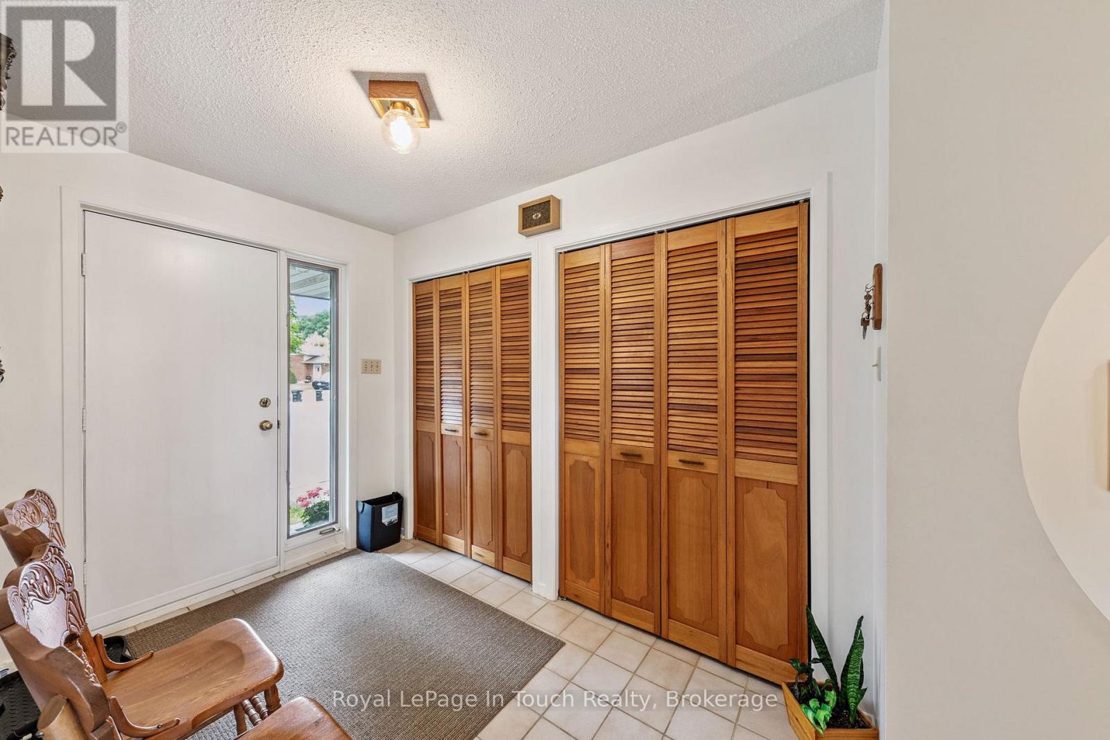 40 Payette Drive, Penetanguishene, Ontario  L9M 1H5 - Photo 10 - S12786466