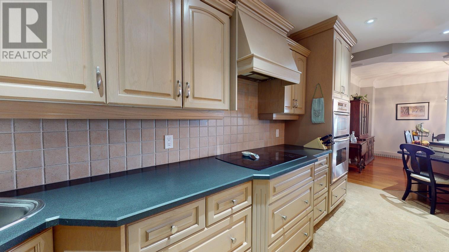 1139 Queen St E # Ph1, Sault Ste. Marie, Ontario  P6A 6K5 - Photo 11 - SM260085