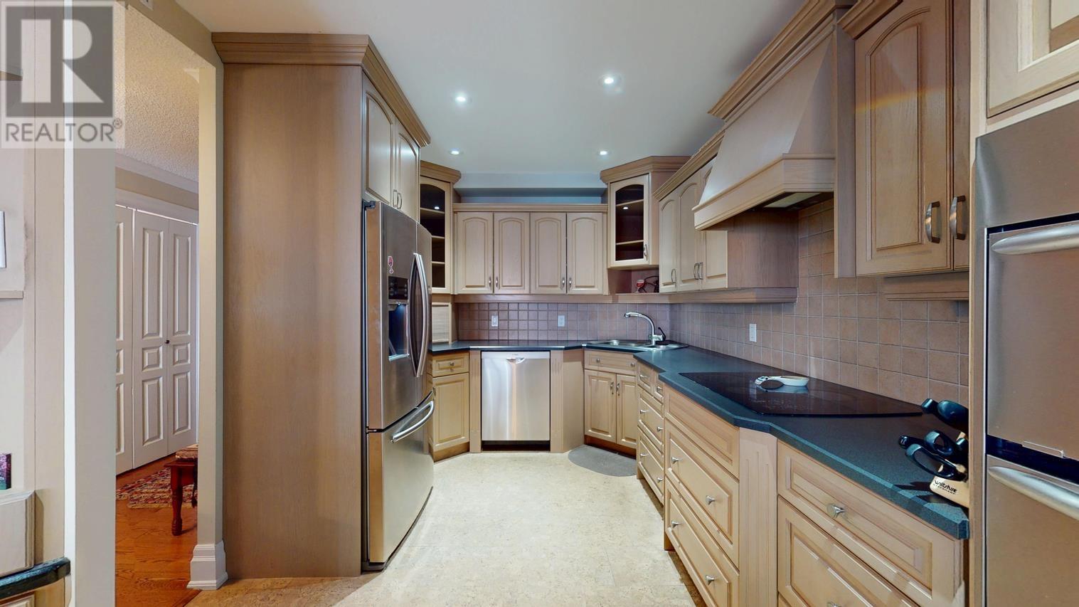 1139 Queen St E # Ph1, Sault Ste. Marie, Ontario  P6A 6K5 - Photo 9 - SM260085