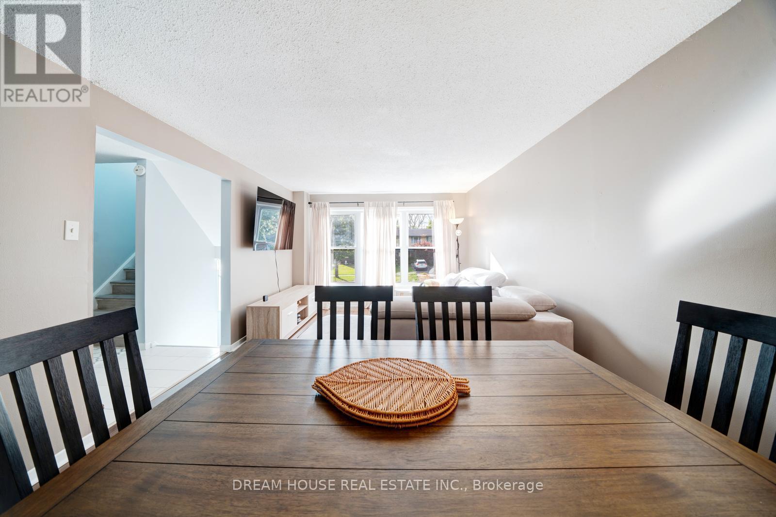 2048 Walker Avenue, Peterborough, Ontario  K9L 1S1 - Photo 10 - X12786214