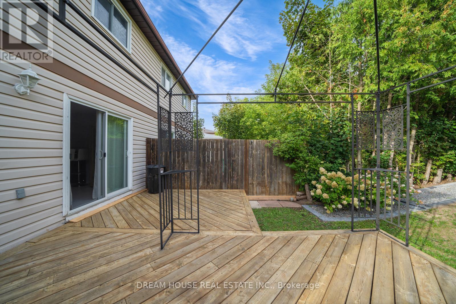 2048 Walker Avenue, Peterborough, Ontario  K9L 1S1 - Photo 37 - X12786214