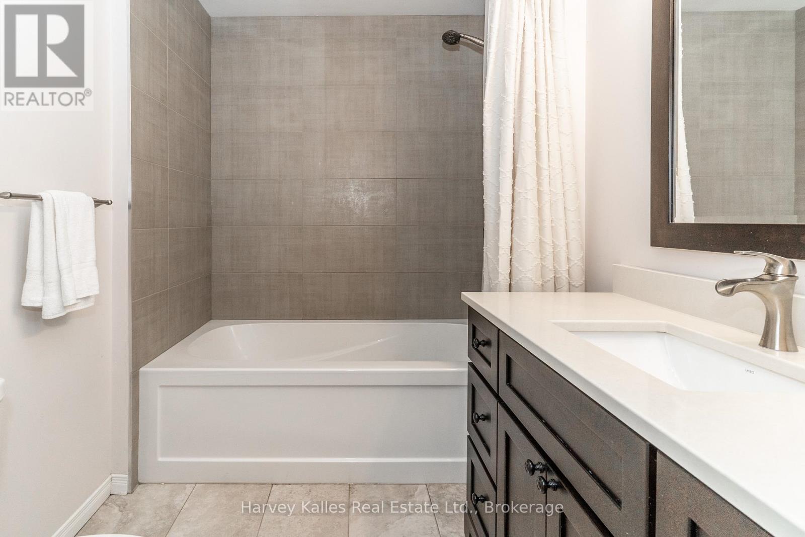 28 Queen Street, Parry Sound, Ontario  P2A 2W3 - Photo 16 - X12786314