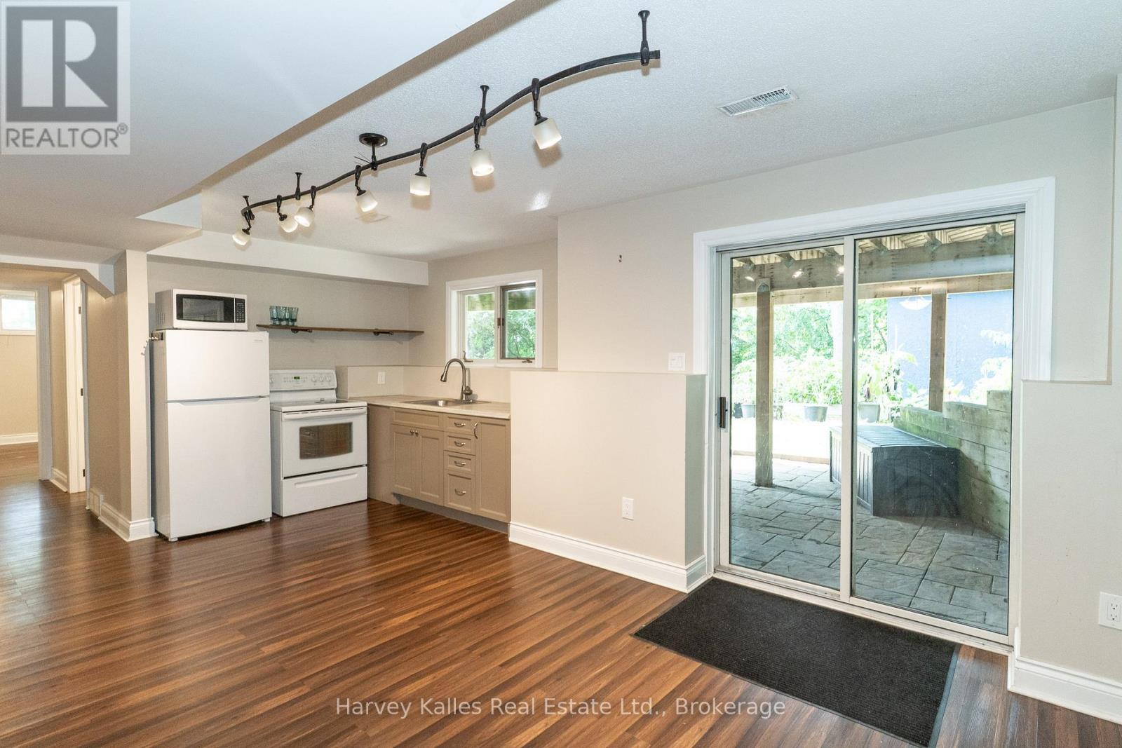 28 Queen Street, Parry Sound, Ontario  P2A 2W3 - Photo 26 - X12786314