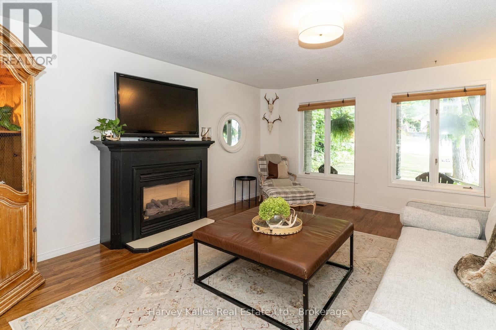 28 Queen Street, Parry Sound, Ontario  P2A 2W3 - Photo 5 - X12786314