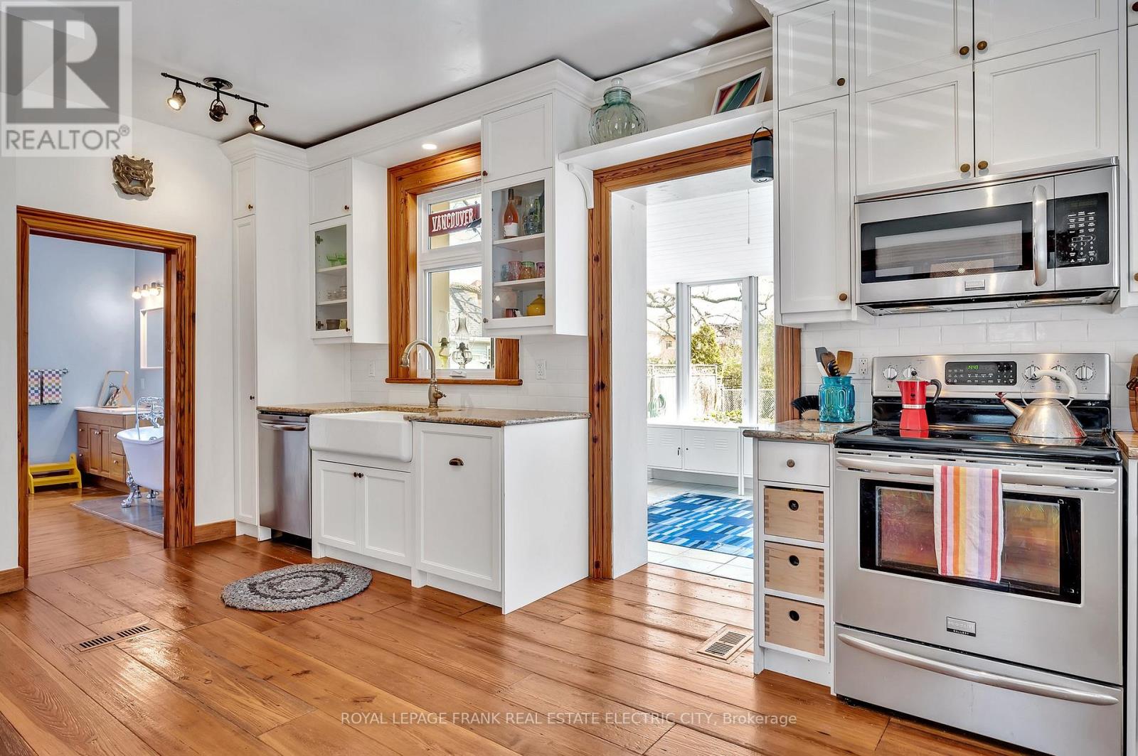 551 Weller Street, Peterborough, Ontario  K9H 2N9 - Photo 6 - X12786420