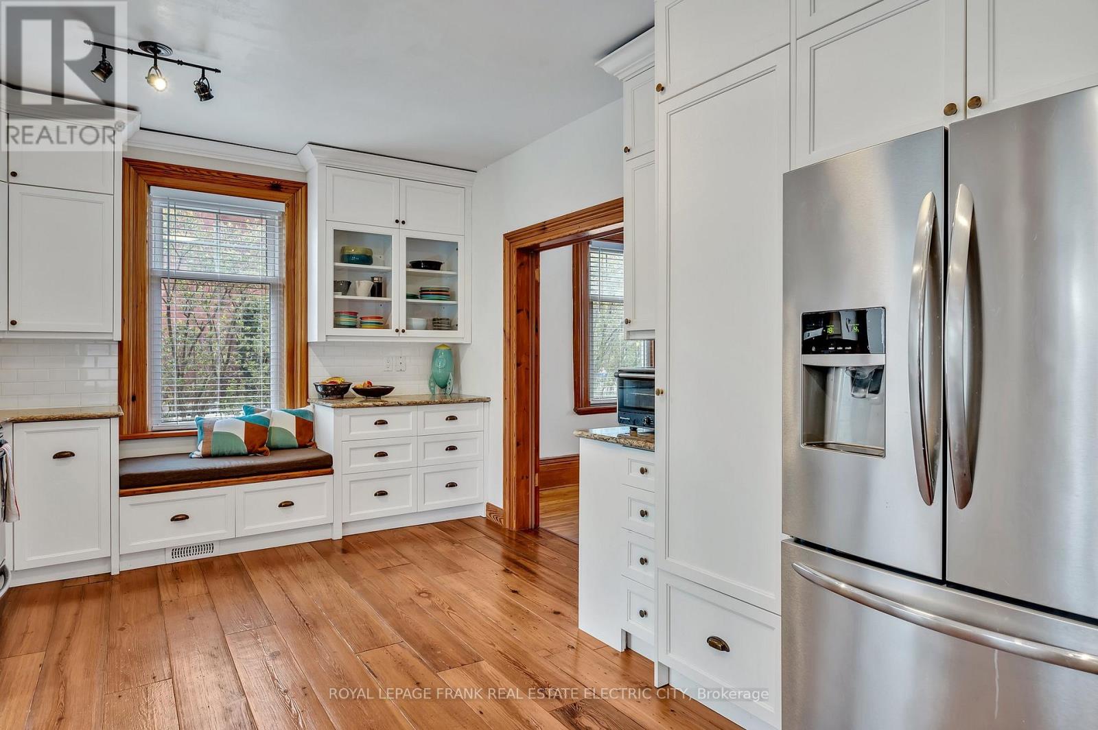 551 Weller Street, Peterborough, Ontario  K9H 2N9 - Photo 9 - X12786420