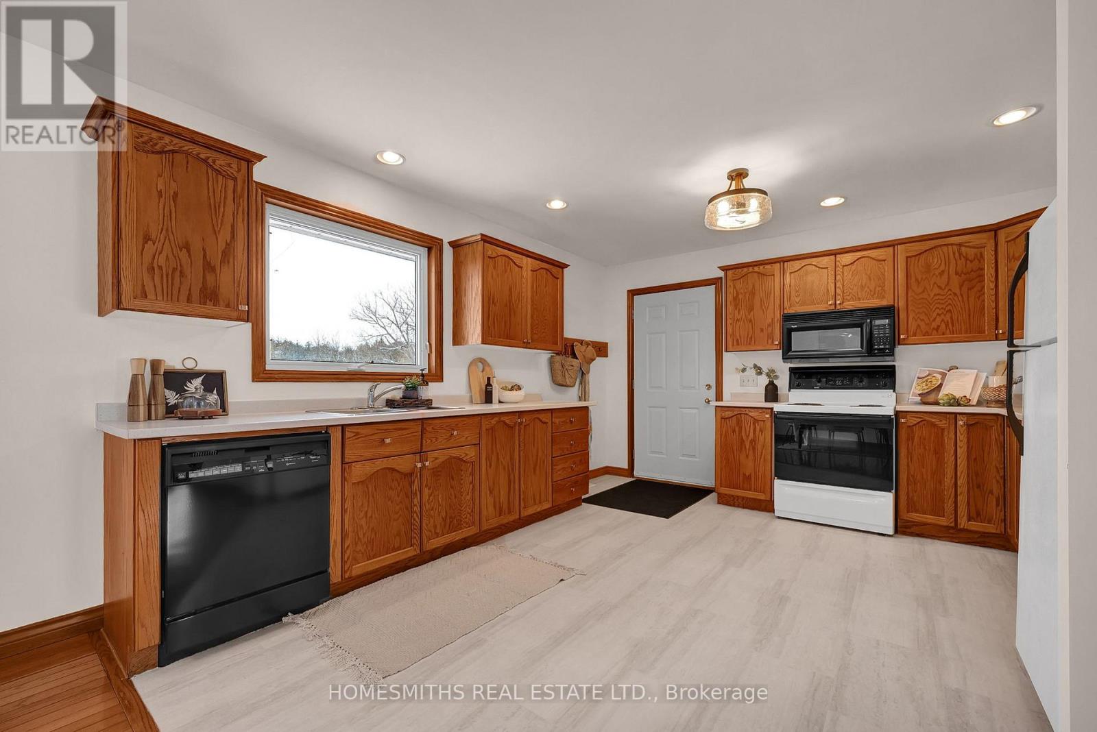 145 Fingerboard Road, Kawartha Lakes (Mariposa), Ontario  K0M 2C0 - Photo 9 - X12786436