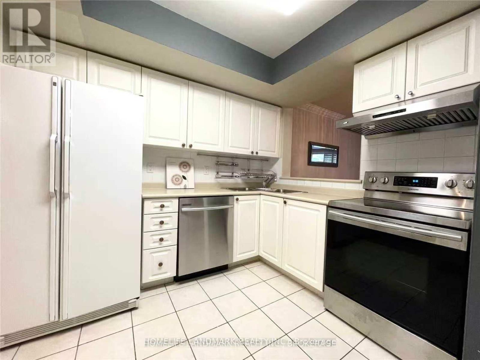 1002 - 28 Sommerset Way, Toronto (Willowdale East), Ontario  M2N 6W7 - Photo 4 - C12646338