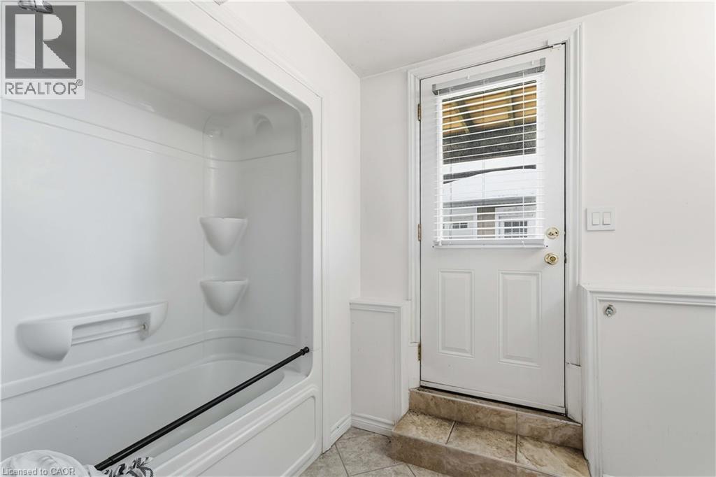 1056 Beach Boulevard, Hamilton, Ontario  L8H 6Z4 - Photo 19 - 40802312