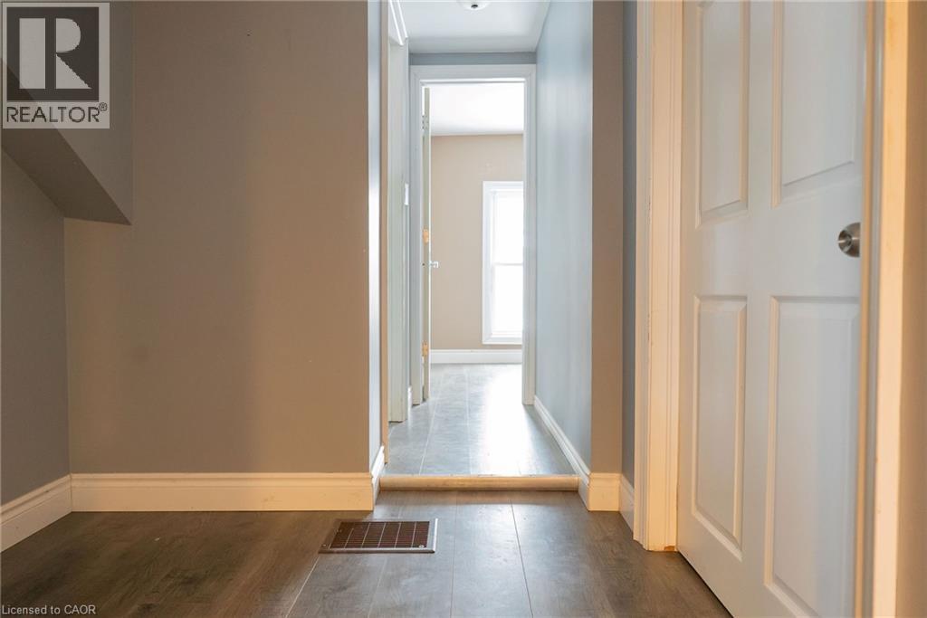 16 Franklin Street, Welland, Ontario  L3C 1R7 - Photo 15 - 40804961