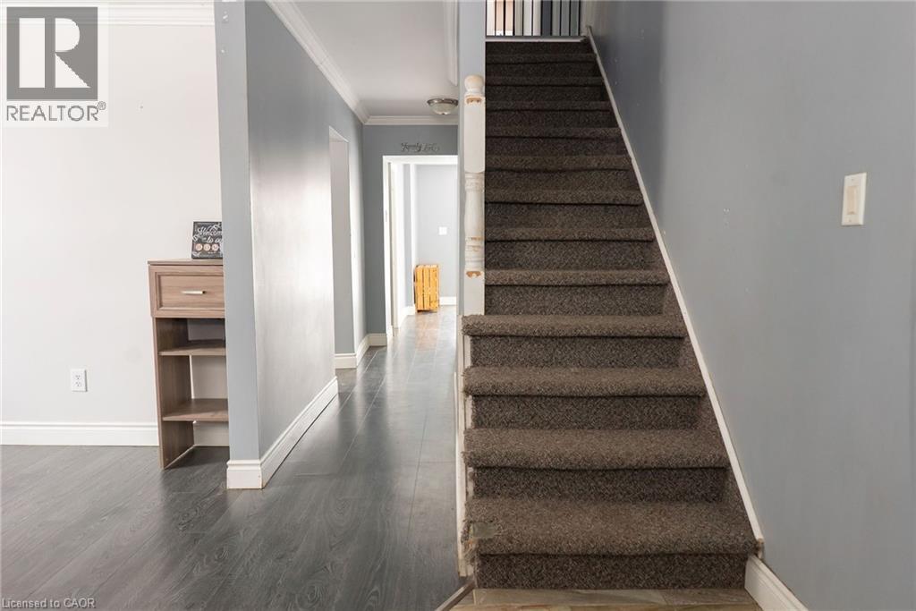 16 Franklin Street, Welland, Ontario  L3C 1R7 - Photo 3 - 40804961