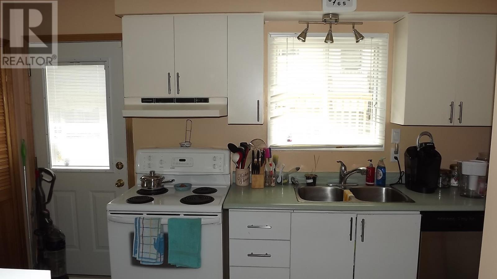 7 Feltz Rd, Elliot Lake, Ontario  P5A 1V3 - Photo 7 - SM260293