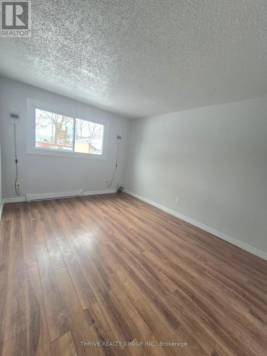 2 - 184 Simcoe Street, London East, Ontario  N6B 1H9 - Photo 4 - X12786388