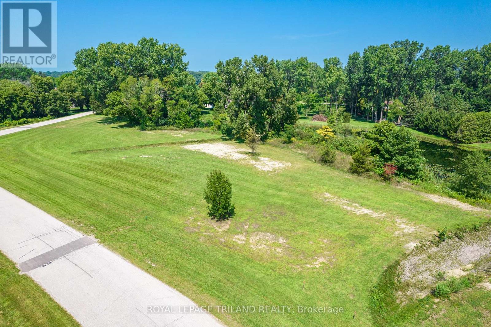 9952 Eric Street, Lambton Shores, Ontario  N0M 2N0 - Photo 4 - X12786458