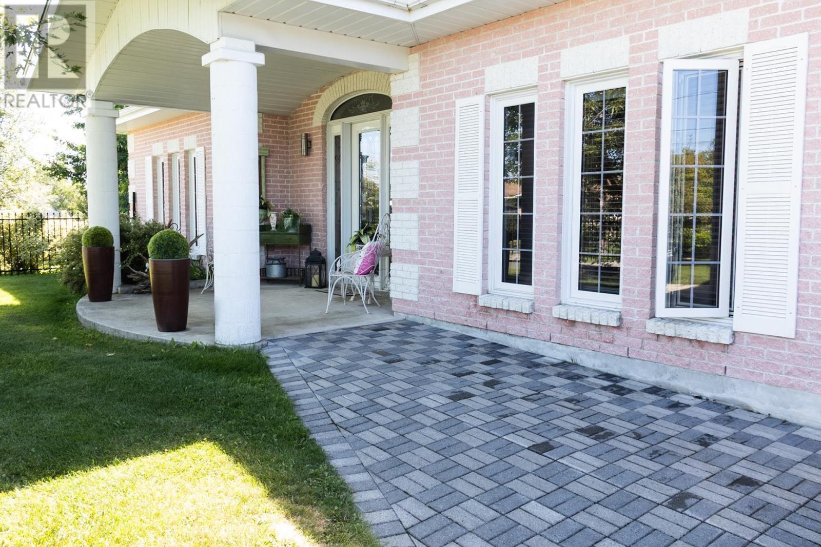 106 Bayview St, Longlac, Ontario  P0T 2A0 - Photo 3 - TB252554