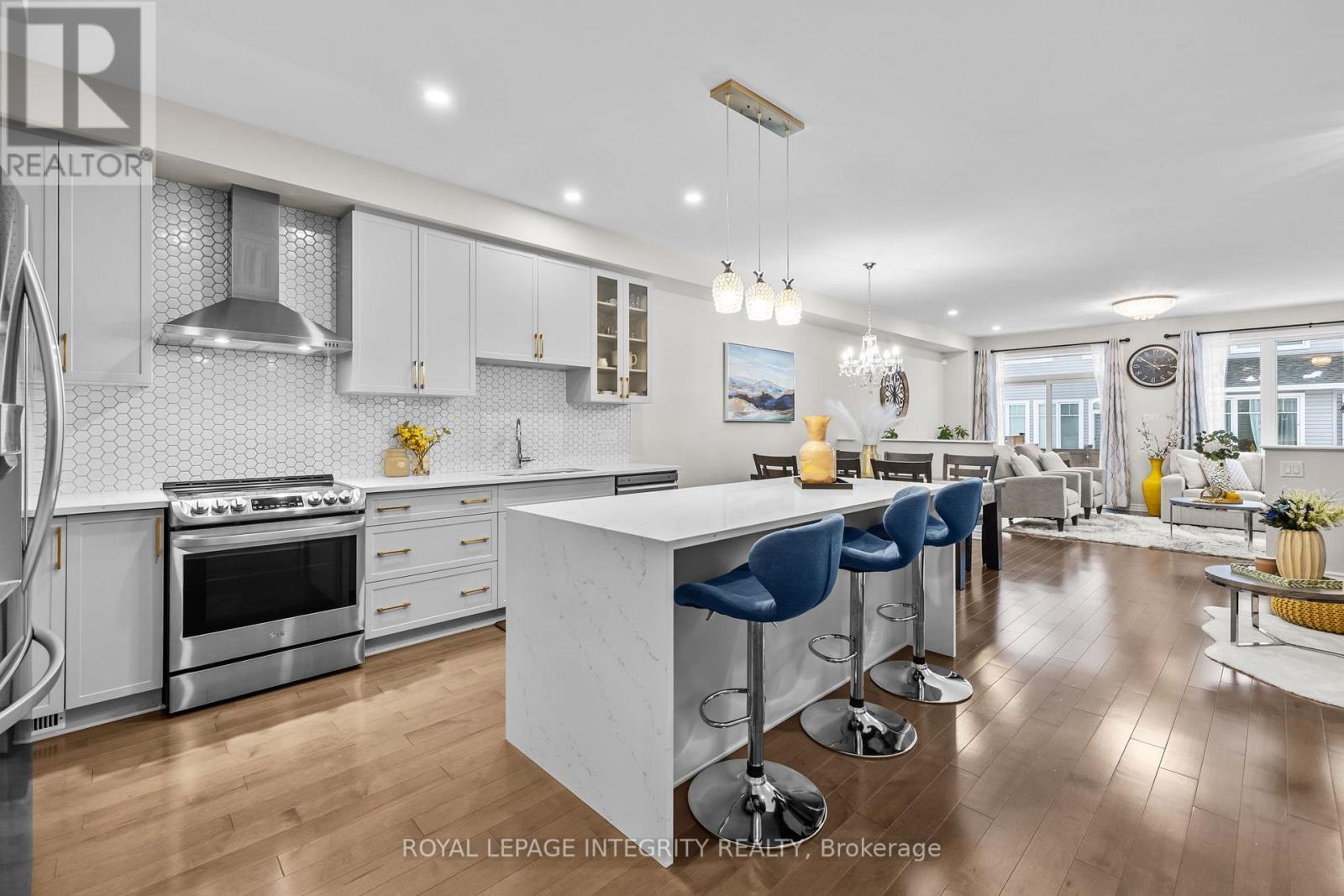 103 Nepeta Crescent, Ottawa, Ontario  K1T 0S5 - Photo 3 - X12786500