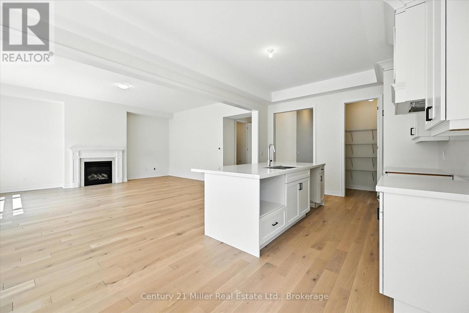 3250 Millicent Avenue, Oakville, Ontario  L6H 0V8 - Photo 12 - W12786348