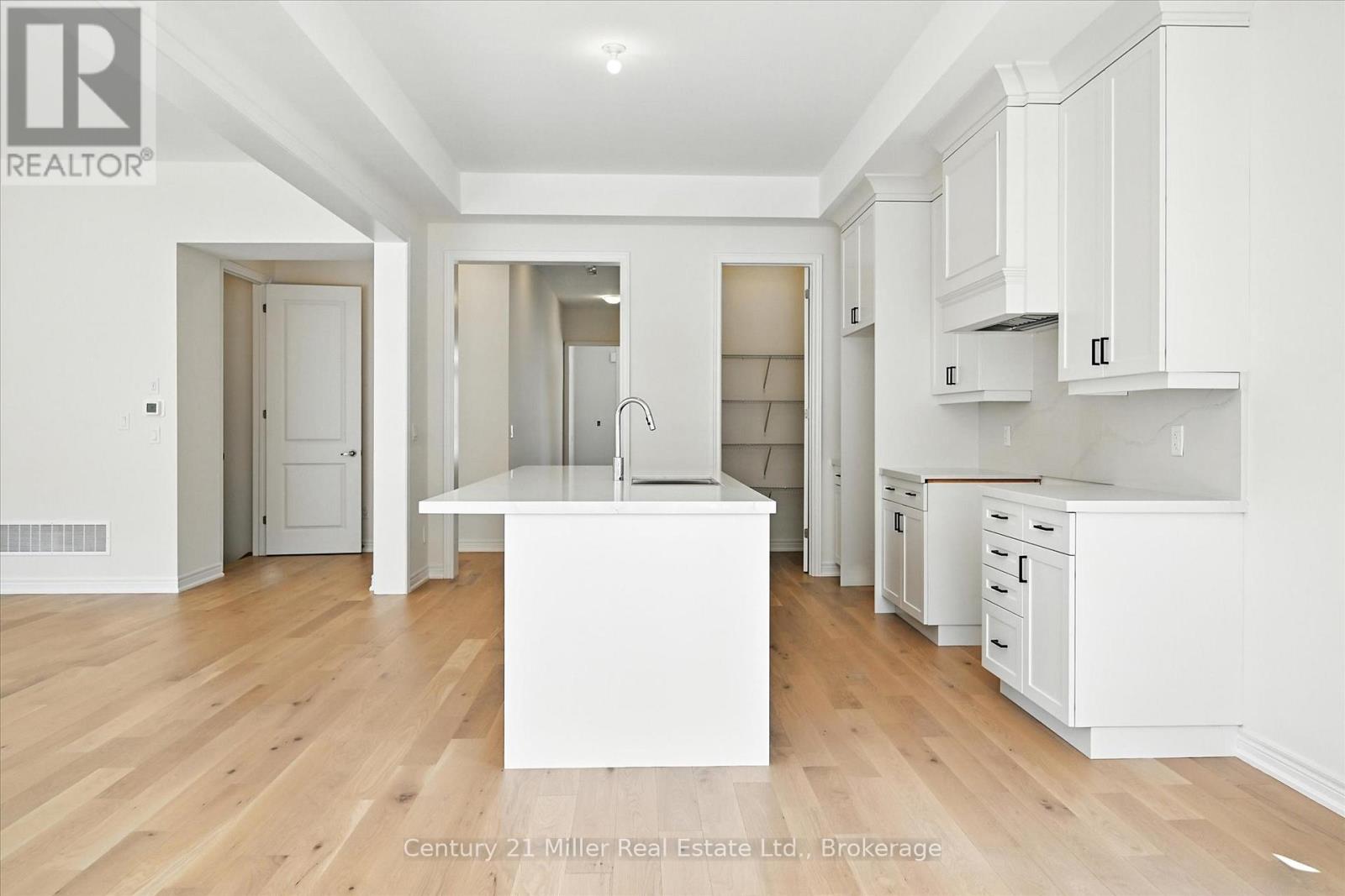 3250 Millicent Avenue, Oakville, Ontario  L6H 0V8 - Photo 13 - W12786348