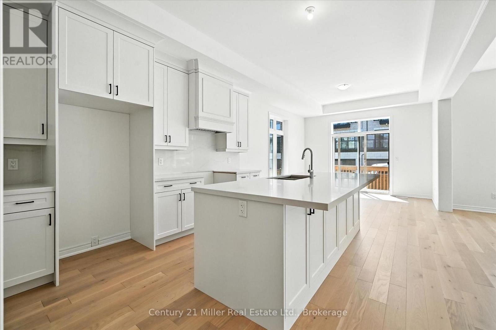 3250 Millicent Avenue, Oakville, Ontario  L6H 0V8 - Photo 17 - W12786348