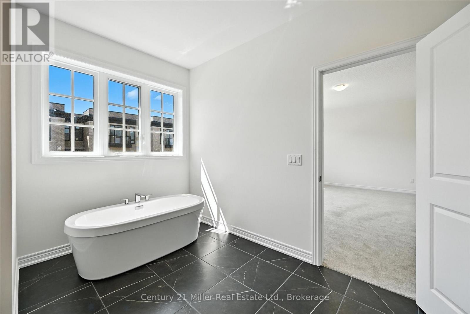 3250 Millicent Avenue, Oakville, Ontario  L6H 0V8 - Photo 38 - W12786348