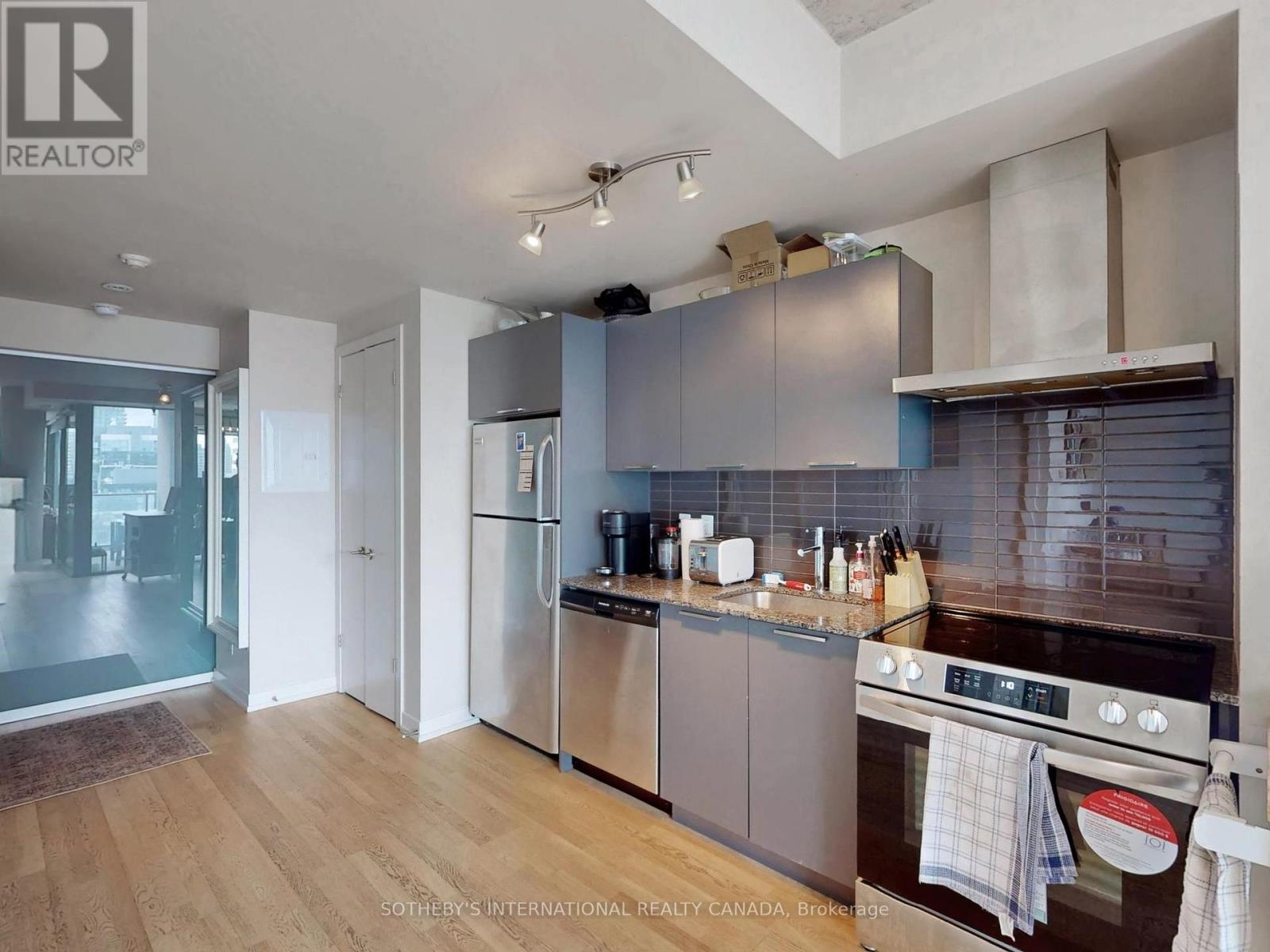 1204 - 95 Bathurst Street, Toronto, Ontario  M5V 0H7 - Photo 8 - C12786352