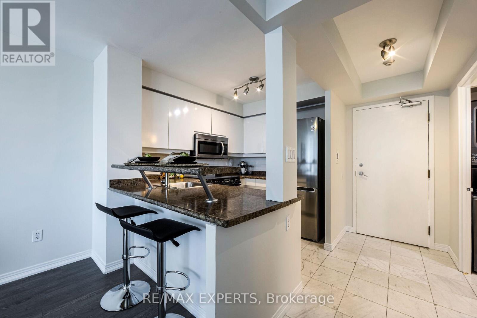 1006 - 942 Yonge Street, Toronto, Ontario  M4W 3S8 - Photo 14 - C12786440