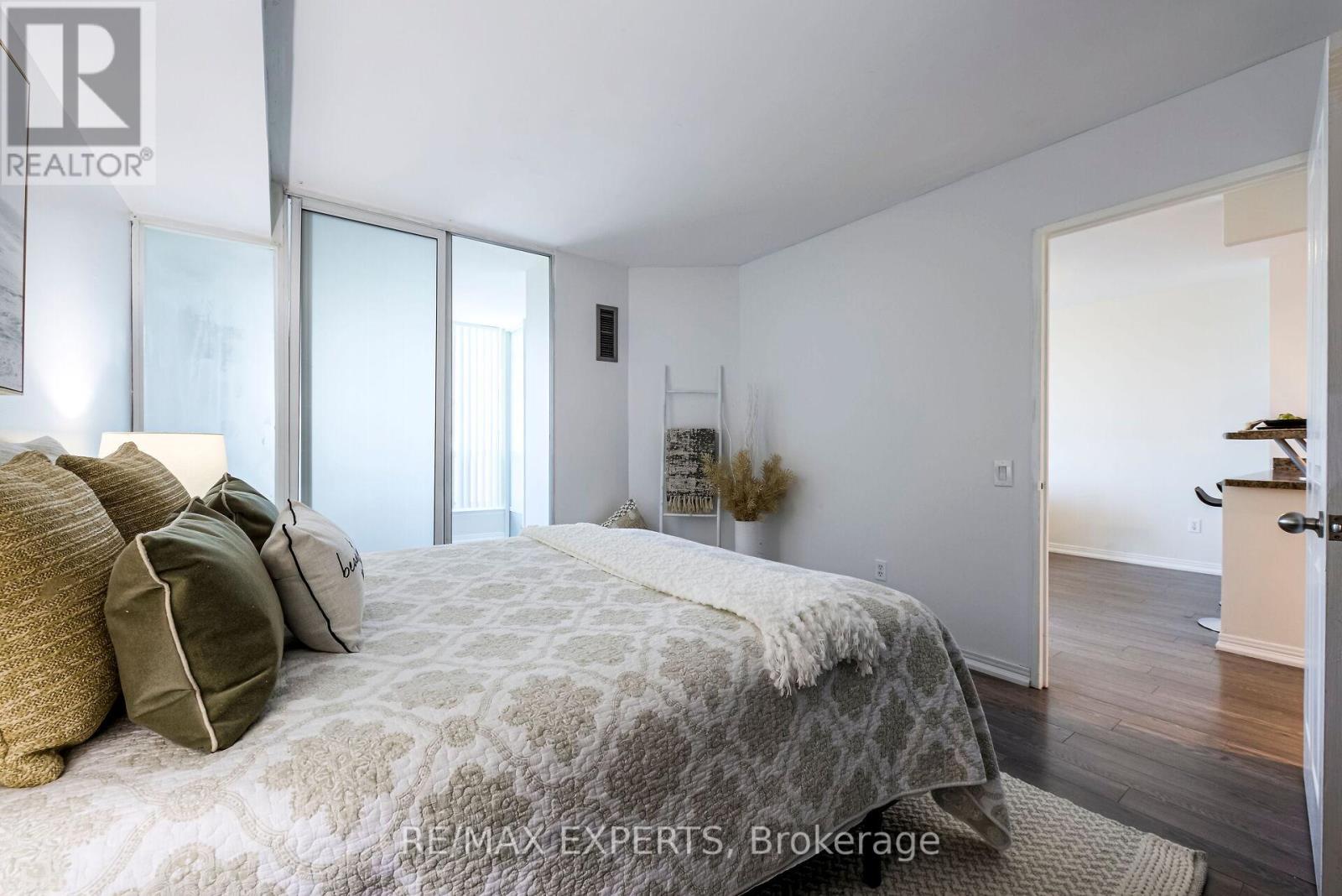 1006 - 942 Yonge Street, Toronto, Ontario  M4W 3S8 - Photo 28 - C12786440