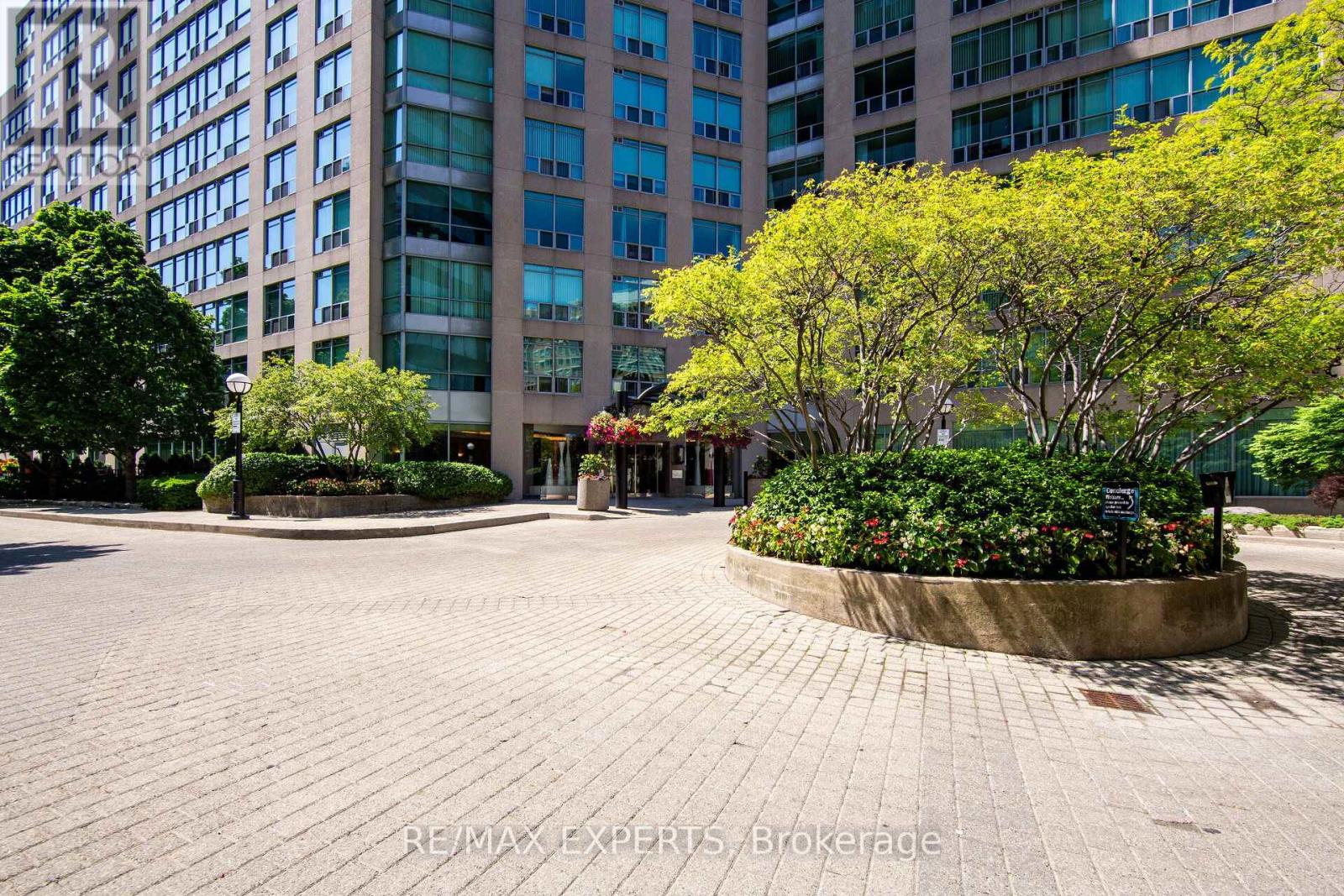 1006 - 942 Yonge Street, Toronto, Ontario  M4W 3S8 - Photo 3 - C12786440