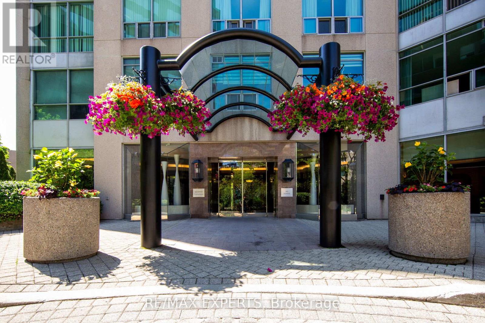 1006 - 942 Yonge Street, Toronto, Ontario  M4W 3S8 - Photo 4 - C12786440