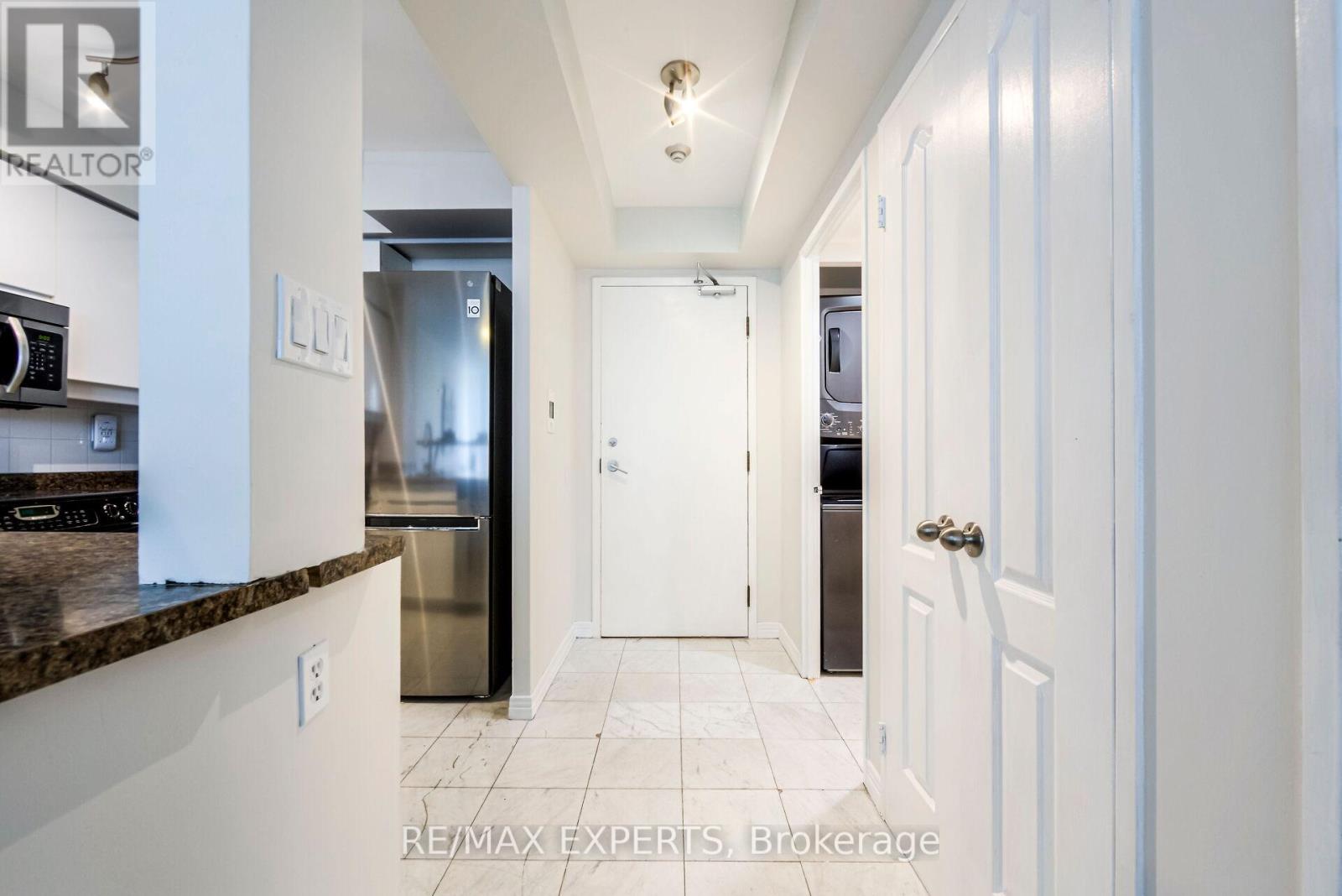 1006 - 942 Yonge Street, Toronto, Ontario  M4W 3S8 - Photo 9 - C12786440