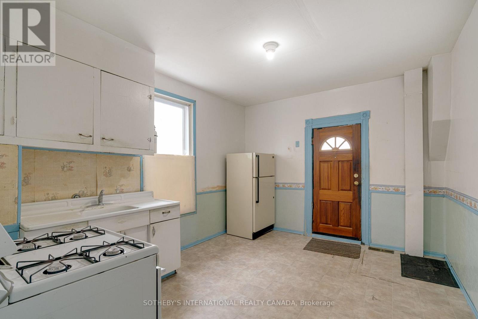 364 Logan Avenue, Toronto, Ontario  M4M 2N7 - Photo 10 - E12786370