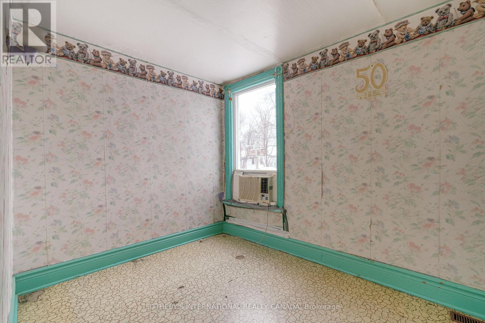 364 Logan Avenue, Toronto, Ontario  M4M 2N7 - Photo 12 - E12786370