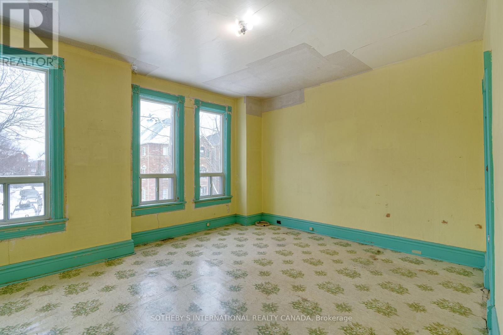 364 Logan Avenue, Toronto, Ontario  M4M 2N7 - Photo 16 - E12786370