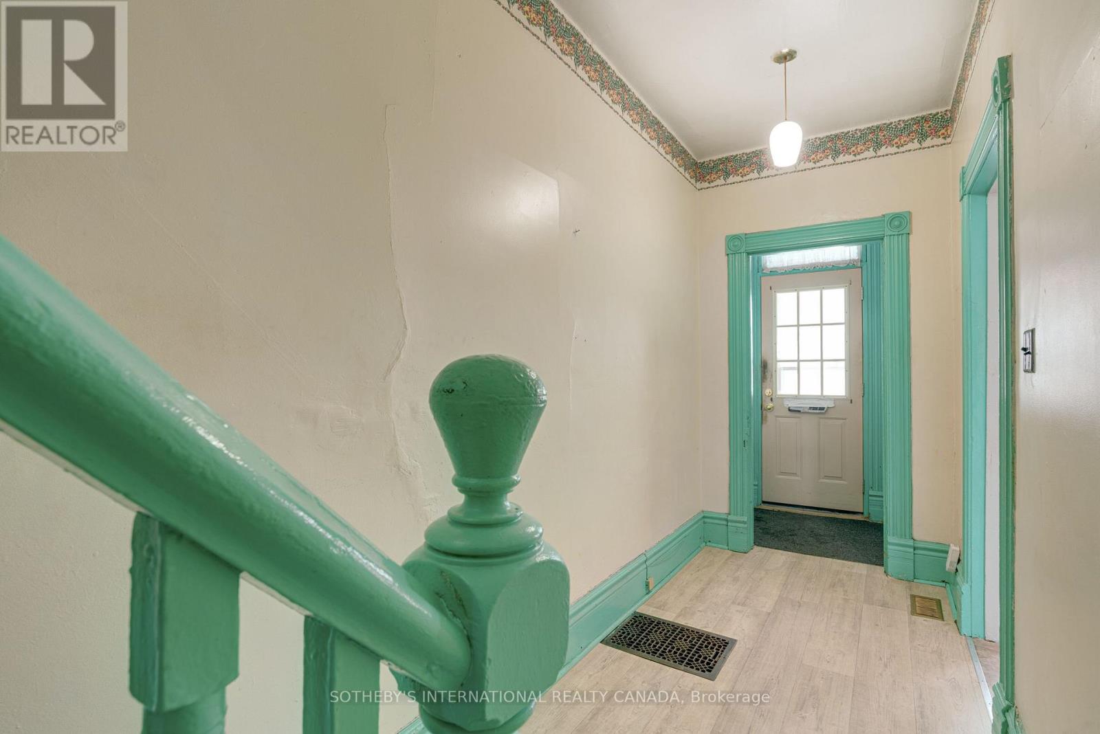 364 Logan Avenue, Toronto, Ontario  M4M 2N7 - Photo 5 - E12786370