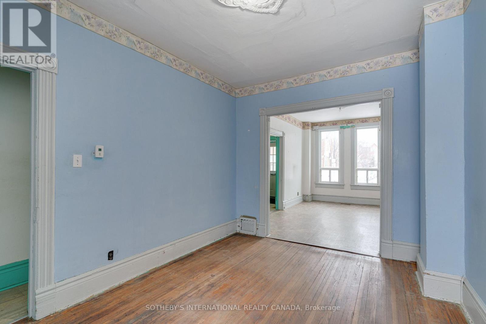 364 Logan Avenue, Toronto, Ontario  M4M 2N7 - Photo 9 - E12786370