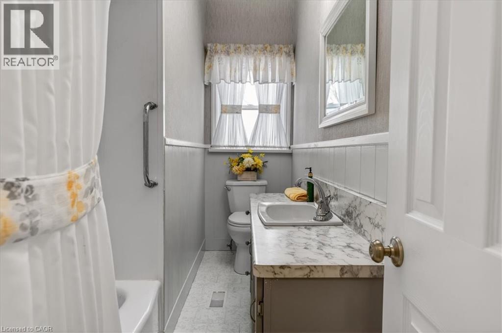 17 Oakmount Road, Welland, Ontario  L3C 4X9 - Photo 23 - 40803552