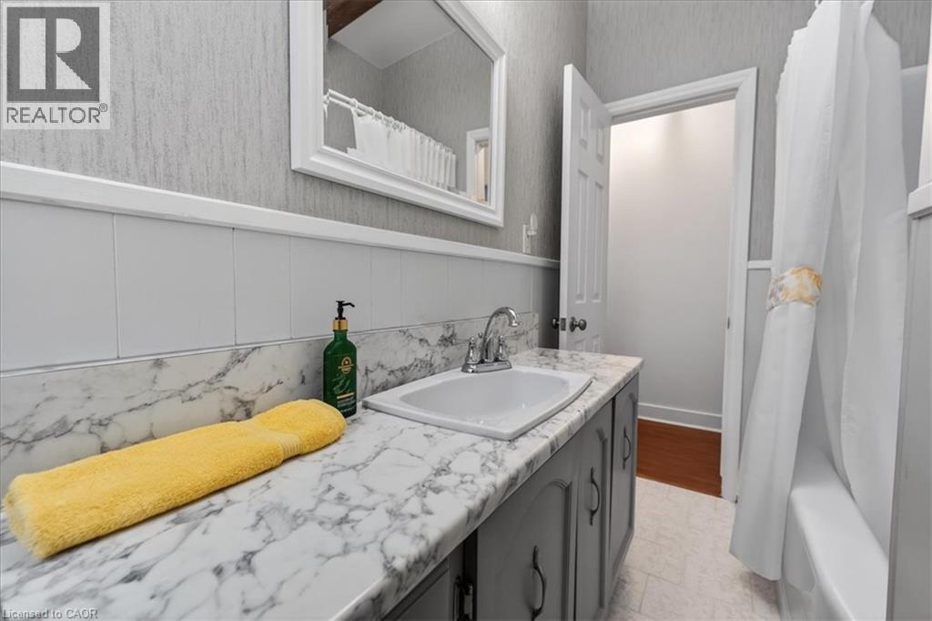 17 Oakmount Road, Welland, Ontario  L3C 4X9 - Photo 24 - 40803552