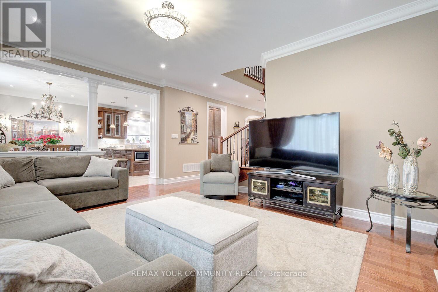 58 Michael Fisher Avenue, Vaughan, Ontario  L6A 0K9 - Photo 19 - N12786300