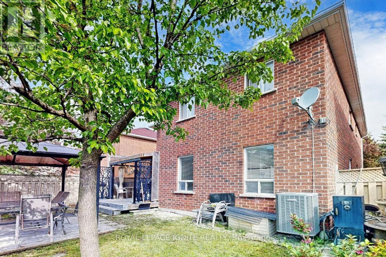 215 Drummond Drive, Vaughan, Ontario  L6A 3C1 - Photo 24 - N12786346